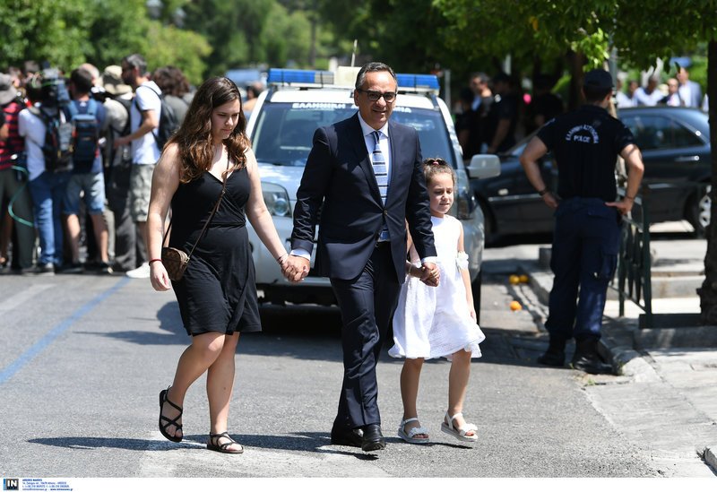 Ο υφυπουργός Υγείας Βασίλης Κοντοζαμάνης