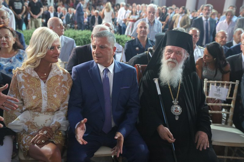 Το ζεύγος Πατούλη με τον Αρχιεπίσκοπο Αθηών και Πάσης Ελλάδος, Ιερώνυμο