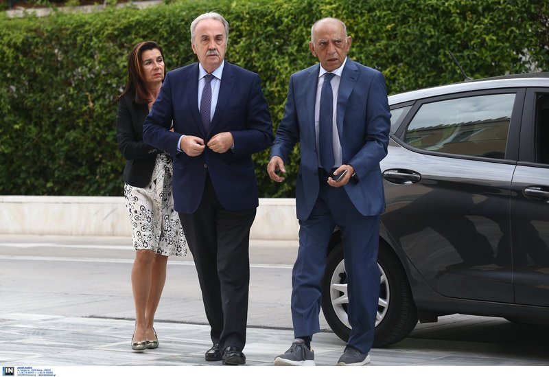 Στη Βουλή και ο Διονύσης Χατζηδάκης,