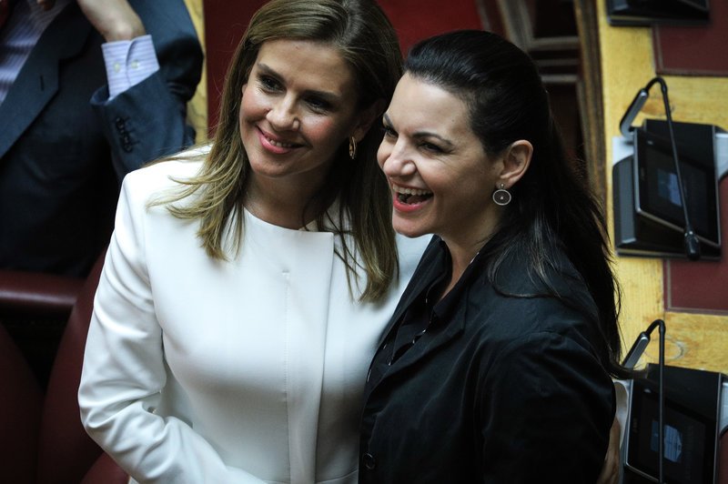 Ζωή Ράπτη και Ολγα Κεφαλογιάννη χαμογελαστές