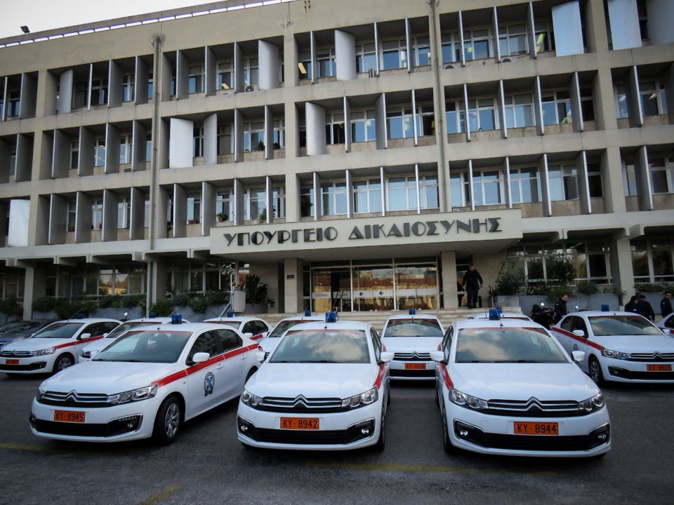 Τα 11 νέα οχήματα που παραδίδονται στο υπουργείο Προστασίας του Πολίτη