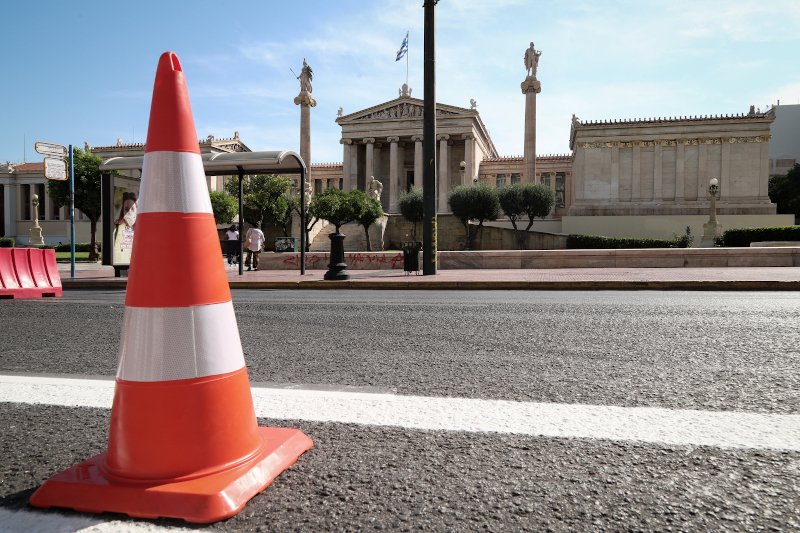 Ένας εντυπωσιακός πεζόδρομος μήκους 900 μέτρων στον οποίο θα τοποθετηθούν παγκάκια, φυτά και περισσότερες από 250 ζαρντινιέρες, θα δημιουργηθεί κατά μήκος της Πανεπιστημίου