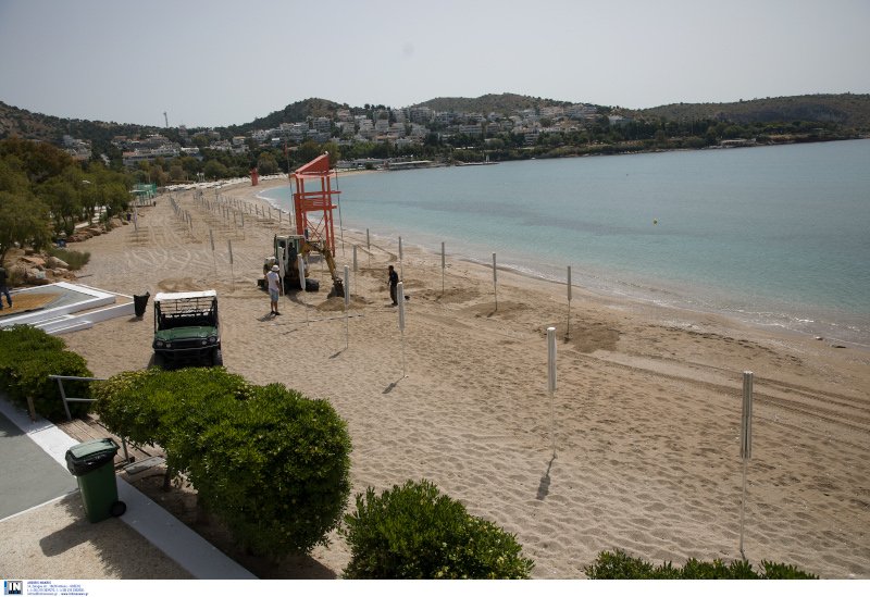 Αποστάσεις ασφαλείας πλέον στις οργανωμένες παραλίες