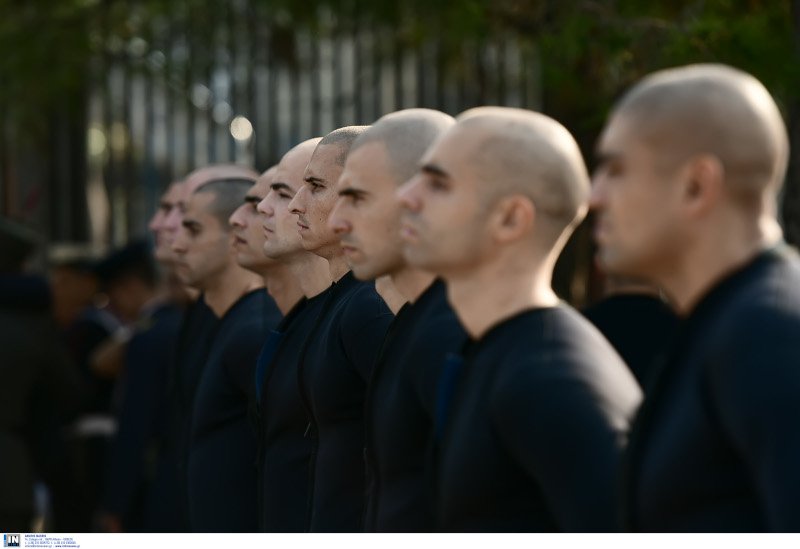Η απόλυτη πειθαρχία από τους Ελληνες βατραχανθρώπους