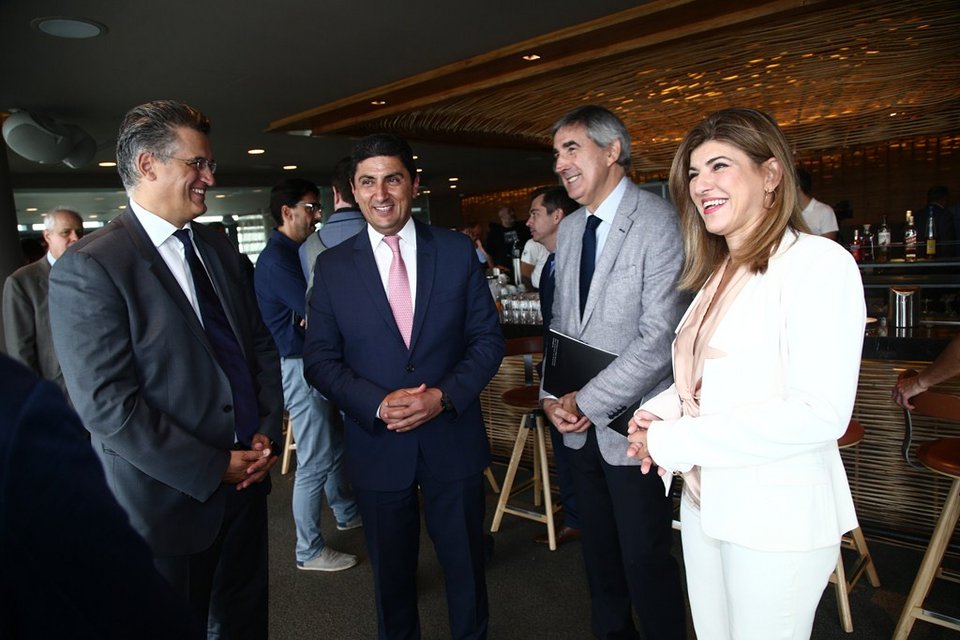Απο αριστερά προς τα δεξιά: Ο Διευθύνων Σύμβουλος της Forthnet κ. Πάνος Παπαδόπουλος, ο Υφυπουργός Αθλητισμού και Πολιτισμού κ. Λευτέρης Αυγενάκης, ο CEO της EuroLeague, κ. Jordi Bertomeu και η Pay TV Executive Director της Forthnet κα. Κατερίνα Κασκανιώτη
