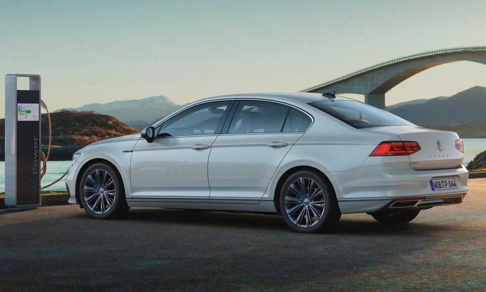 VW Passat GTE: Με ηλεκτρική αυτονομία 56 χιλιομέτρων