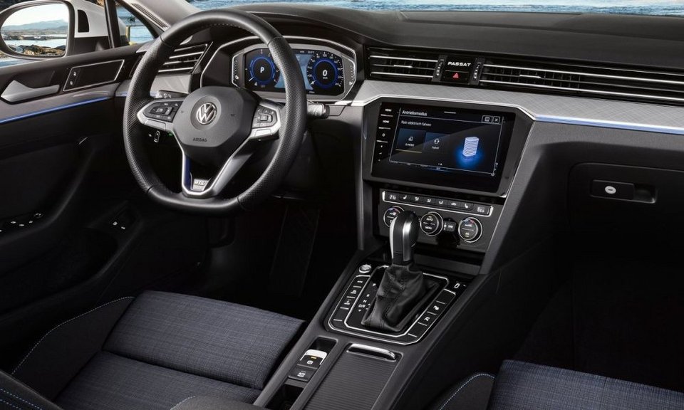 VW Passat GTE: Με ηλεκτρική αυτονομία 56 χιλιομέτρων