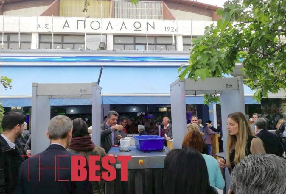 Μαγνητικές πύλες έλεγξαν τους πολίτες που παρακολούθησαν την ομιλία Τσίπρα στην Πάτρα