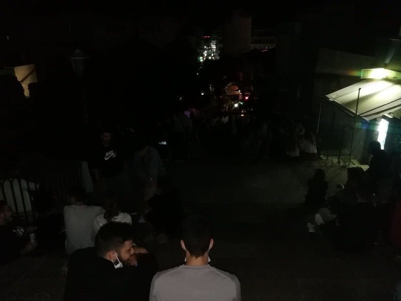 Πάτρα κόσμος σε σκαλοπάτια