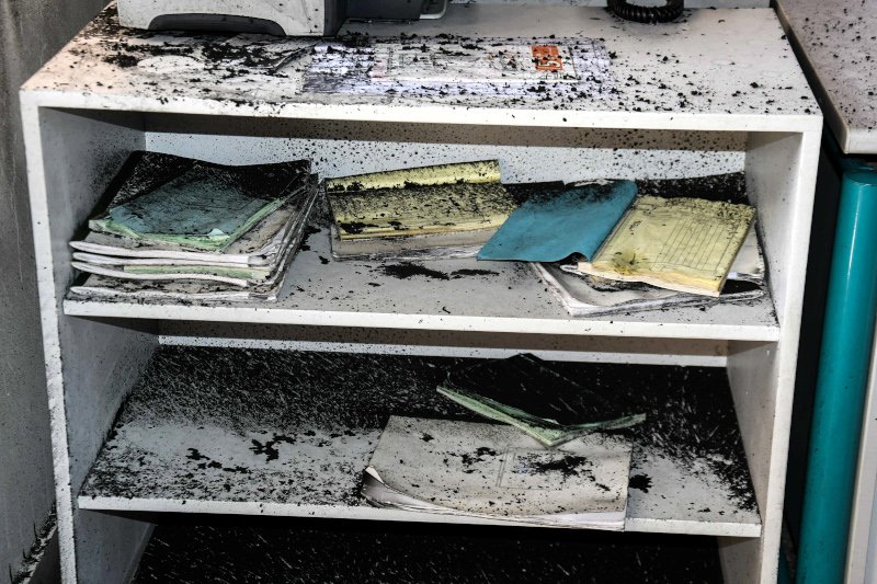 Γυαλιά καρφιά έκαναν άγνωστοι σχολικό συγκρότημα στην Πάτρα.