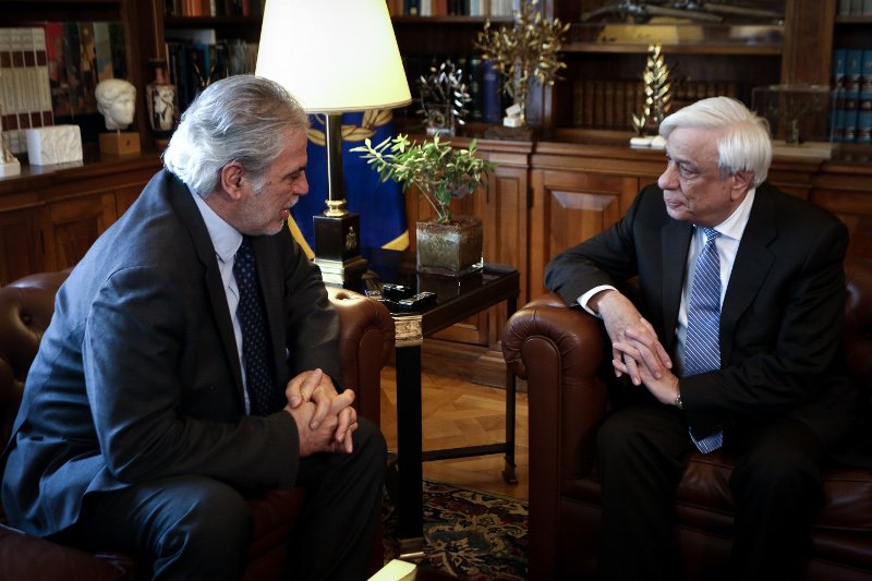 Ο Προκόπης Παυλόπουλος με τον Χρήστο Στυλιανίδη / Φωτογραφία: EUROKINISSI