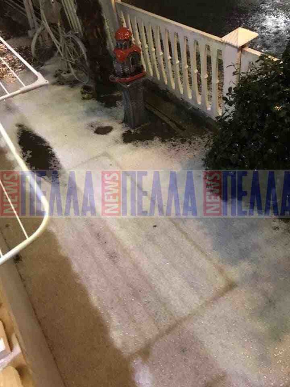 Χαλάζι έξω από σπίτι στην Πέλλα