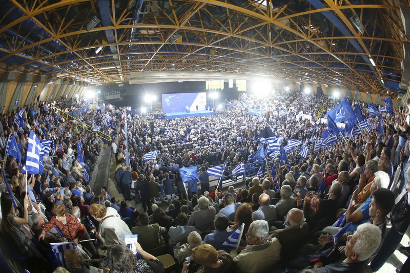 Ασφυκτικά γεμάτο το γήπεδο στο Περιστέρι για την ομιλία Μητσοτάκη