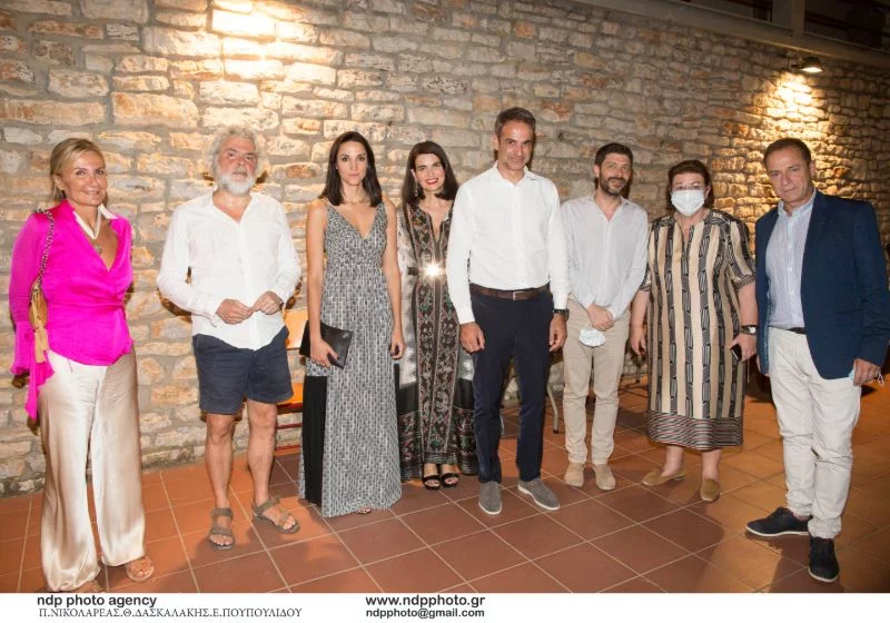 Μαρέβα Μητσοτάκη, Νίκος Καραθάνος, Κατερίνα Ευαγγελάτου, Εύα Νάθενα, Κυριάκος Μητσοτάκης, Γιατρομανωλάκης, Λίνα Μενδώνη, Δημήτρης Λιγνάδης