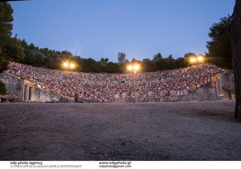 Οι «Πέρσες» καταχειροκροτήθηκαν...