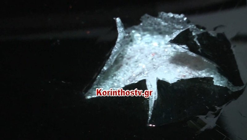 Επιτέθηκαν με πέτρες και σε 5 ΙΧ / Φωτογραφία: korinthostv.gr