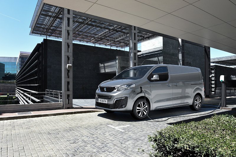 Το ηλεκτρικό Peugeot e-Expert έχει αυτονομία έως 330 χλμ.