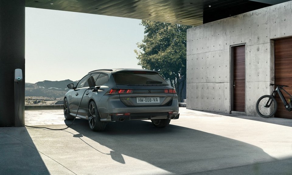 Peugeot Sport Engineered: To ισχυρότερο μοντέλο των Γάλλων με 360 άλογα
