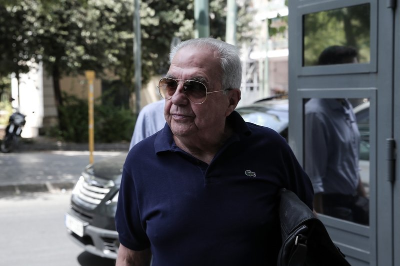 Ο Αλέκος ΦΛαμπουράρης προσέρχεται στην ΠΓ του ΣΥΡΙΖΑ στην Κουμουνδούρου
