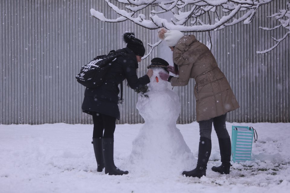 Χιονάνθρωπος στο κέντρο της Αθήνας / Φωτογραφία: Sooc