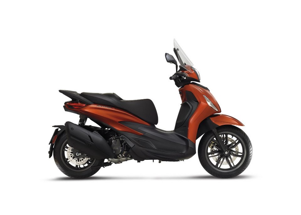 H Piaggio παρουσιάζει το ανανεωμένο Beverly
