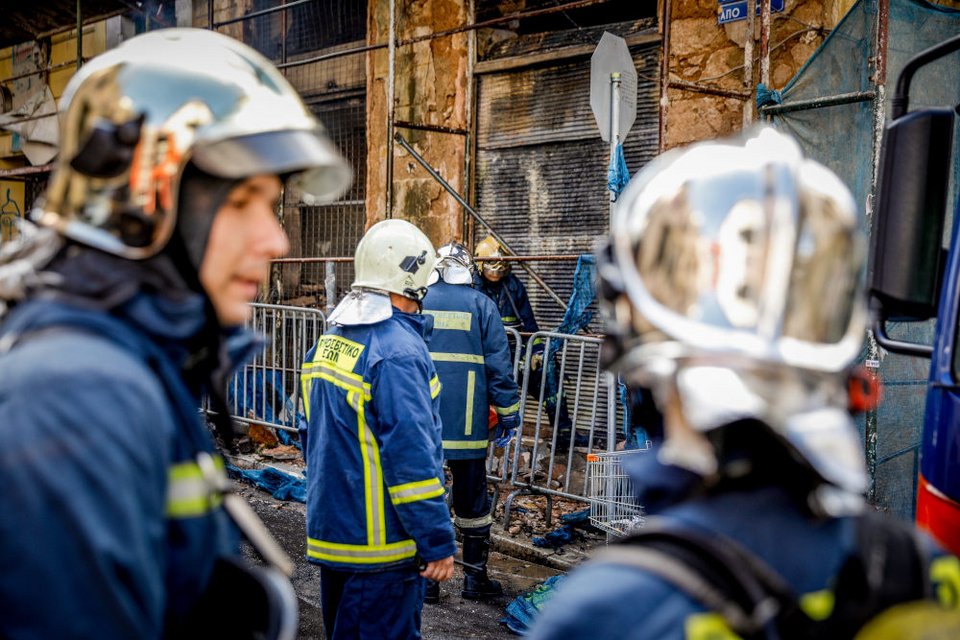 Φωτιά σε ακατοίκητο στα Εξάρχεια/ Φωτογραφία: Eurokinissi