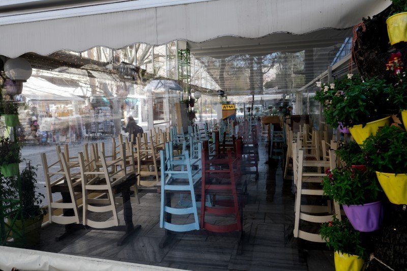 Εκλεισαν και τα καφέ στην Πλάκα -Φωτογραφία: ΑΝΤΩΝΗΣ ΝΙΚΟΛΟΠΟΥΛΟΣ/EUROKINISSI