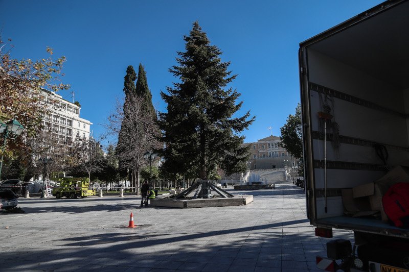 Χριστουγεννιάτικος στολισμός στο Σύνταγμα