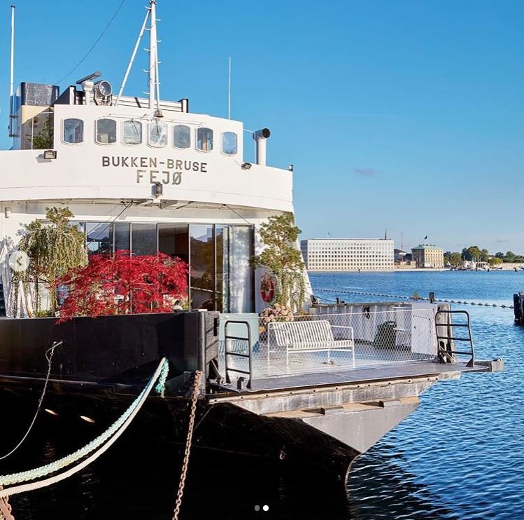 η θέα από το πλοίο-σπίτι 