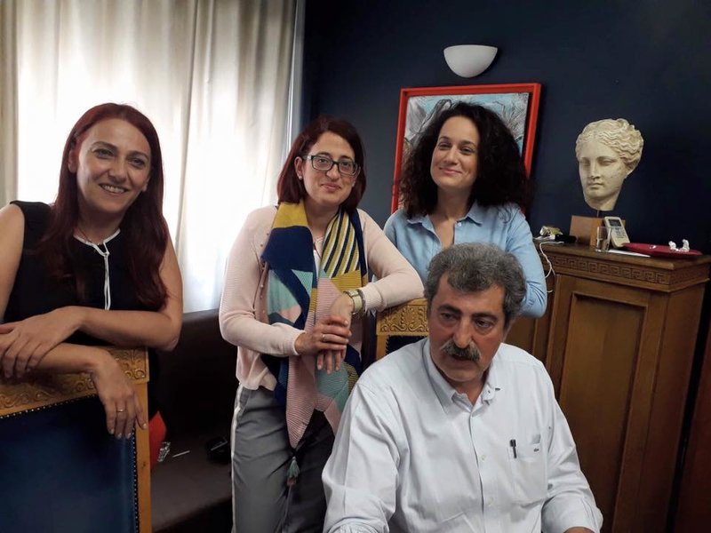 Ο Παύλος Πολάκης με συνεργάτιδές του