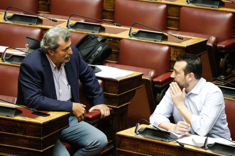 Παύλος Πολάκης και Νίκος Παππάς στη Βουλή -Φωτογραφία: EUROKINISSI/ΓΙΩΡΓΟΣ ΚΟΝΤΑΡΙΝΗΣ