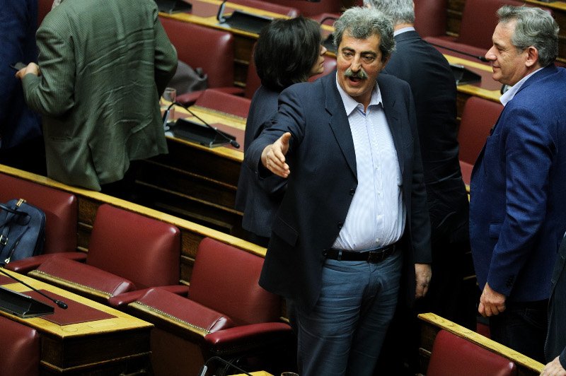 O Πολάκης φωνάζει στη Βουλή