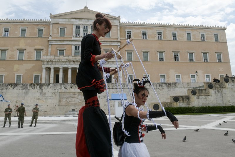 Με καλλιτεχνικά δρώμενα στηρίχθηκε η συγκέντρωση των εργαζομένων στον πολιτισμό/ Φωτογραφία: EUROKINISSI/ΜΠΟΛΑΡΗ ΤΑΤΙΑΝΑ&nbsp;