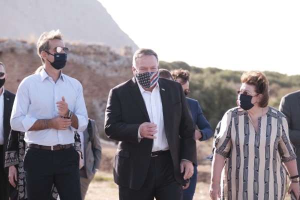 Η Λίνα Μενδώνη μαζί με την Έφορο Χανίων, Ελένη Παπαδοπούλου, ξενάγησαν στα μνημεία τον κ. Μητσοτάκη και τον Αμερικανό ΥΠΕΞ.