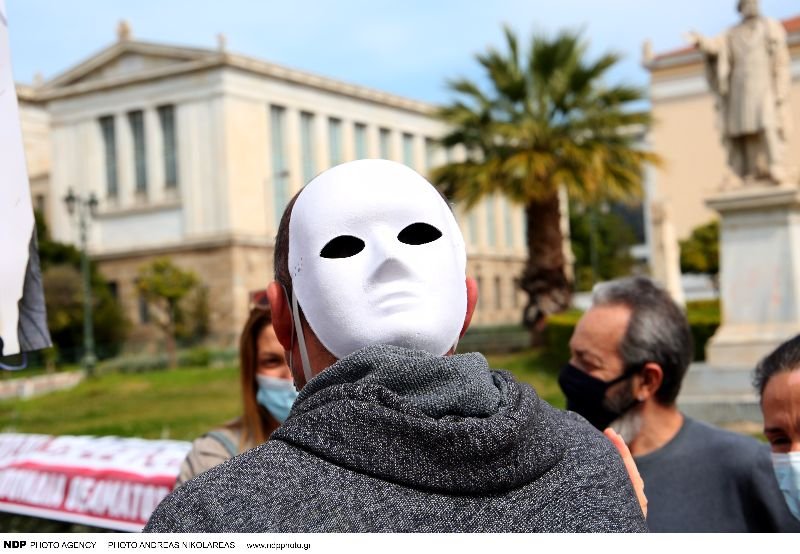 Πορεία καλλιτεχνών στο κέντρο της Αθήνας