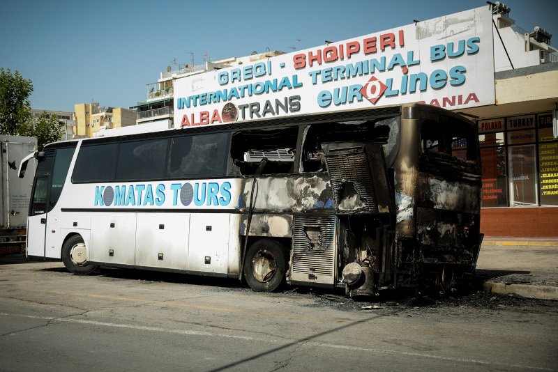 Το πούλμαν κάηκε ολοσχερώς