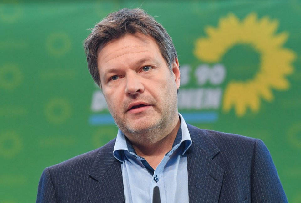 O συμπρόεδρος των Πρασίνων (Die Gruenen) Ρόμπερτ Χάμπεκ πιο δημοφιλής για τη θέση του Καγκελάριου από την πρόεδρο των Συντηρητικών στη Γερμανία