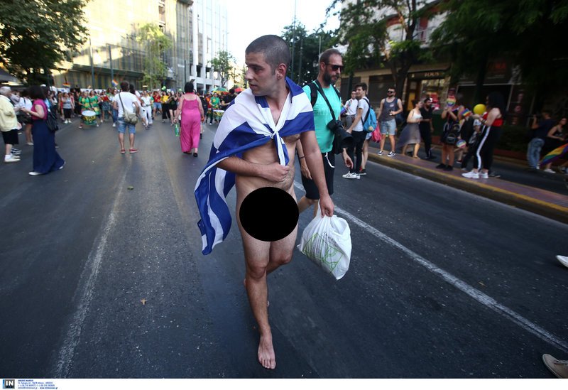 άνδρας ολόγυμνος
