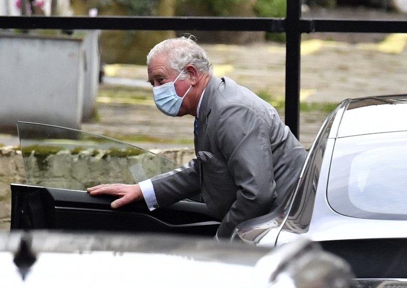 Ο πρίγκιπας Κάρολος έκανε μια επίσκεψη - έκπληξη το Σάββατο στον πατέρα του, πρίγκιπα Φίλιππο
