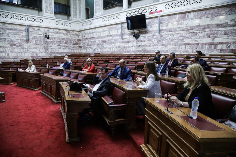 Σε εξέλιξη βρίσκεται η συνεδρίαση της προανακριτικής επιτροπής για την υπόθεση Novartis, με την κατάθεση του πρώην υπουργού Δημήτρη Παπαγγελόπουλου.