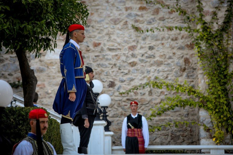 Στιγμιότυπο από την 46η επέτειο από την αποκατάσταση της Δημοκρατίας στο Προεδρικό / Φωτογραφία: ΕUROKINISSI/ΣΩΤΗΡΗΣ ΔΗΜΗΤΡΟΠΟΥΛΟΣ