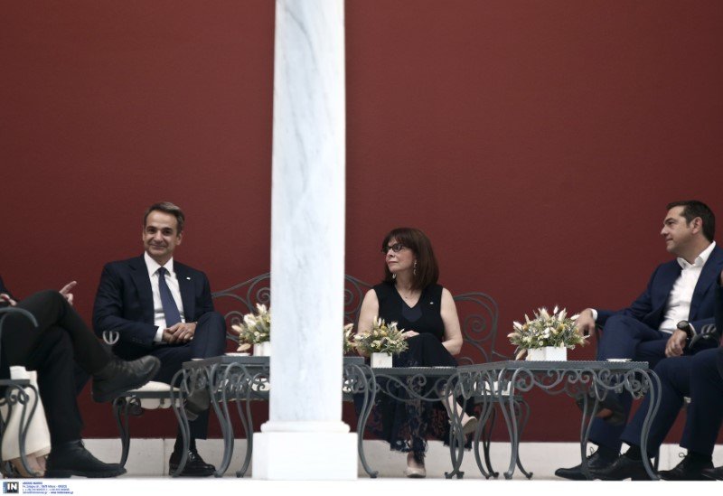Κ. Μητσοτάκης, Αλ. Τσίπρας στο κιόσκι με την Πρόεδρο της Δημοκρατίας / Φωτογραφία: Intimenews/ΤΖΑΜΑΡΟΣ ΠΑΝΑΓΙΩΤΗΣ