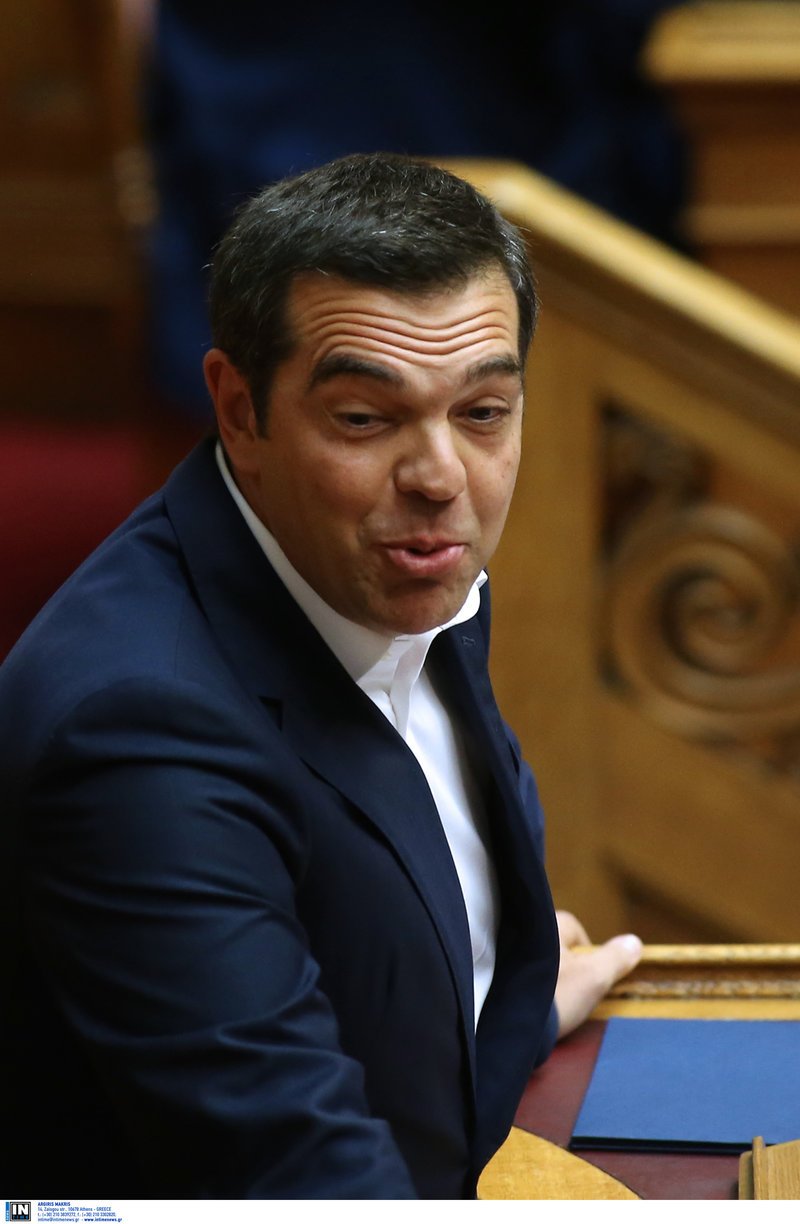Ο Αλέξης Τσίπρας απευθύνεται στον Κυριάκο Μητσοτάκη