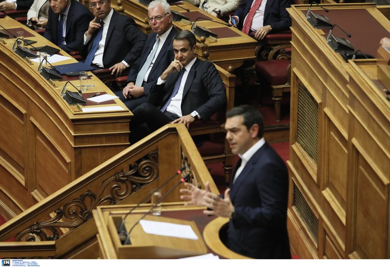 «Αντιστράφηκαν οι ρόλοι» είπε χαμογελώντας ο Αλέξης Τσίπρας στην πρώτη του ομιλία ως αρχηγού της αξιωματικής αντιπολίτευσης με πρωθυπουργό τον Κυριάκο Μητσοτάκη- Φωτογραφία: Intimenews/ΧΡΥΣΟΧΟΪΔΗΣ ΓΡΗΓΟΡΗΣ