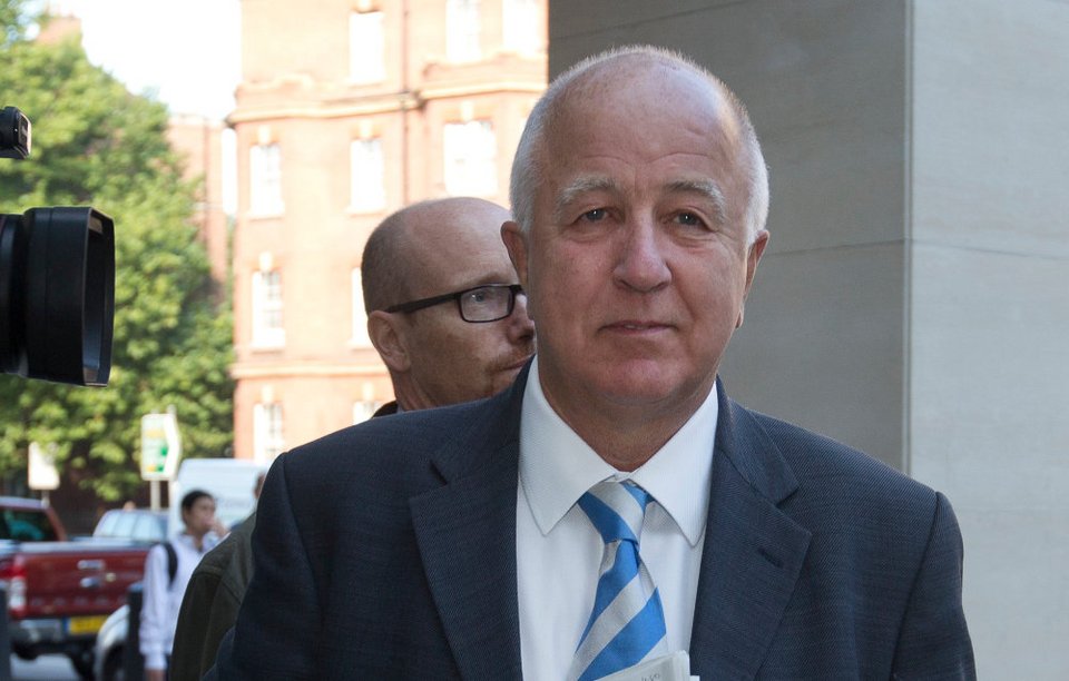 Ο Ντένις Μακσέιν υπήρξε μέλος στην κυβέρνηση Τόνι Μπλερ που ασχολήθηκε με την Ελλάδα, την Κύπρο και την Τουρκία όσο είχε χαρτοφυλάκιο στο υπουργείο Εξωτερικών