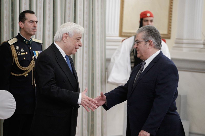 Ο Προκόπης Παυλόπουλος δέχεται του γ.γ. του ΚΚΕ Δημήτρη Κουτσούμπα