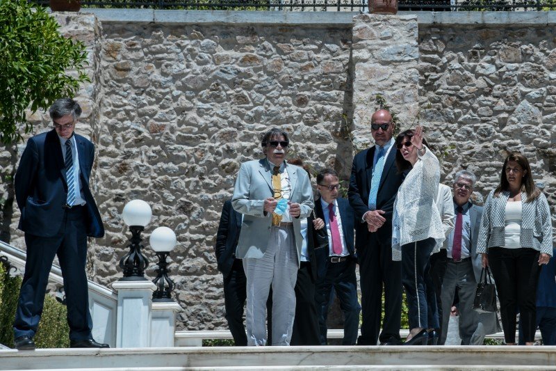 Η ΠτΔ με τα μέλη της Εθνικής Επιτροπής Προστασίας της Δημόσιας Υγείας έναντι του κορωνοϊού Covid-19 -Φωτογραφία: EUROKINISSI/ΜΙΧΑΛΗΣ ΚΑΡΑΓΙΑΝΝΗΣ