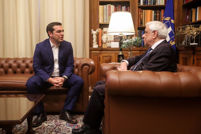 Ο πρωθυπουργός εξηγεί στον Πρόεδρο της Δημοκρατίας τον λόγο των πρόωρων εκλογών