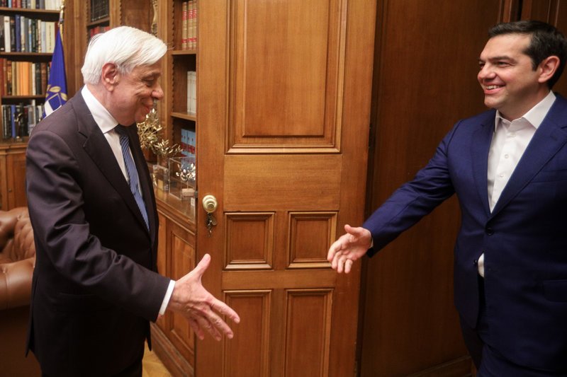 Ο Προκόπης Παυλόπουλος υποδέχεται τον Αλέξη Τσίπρα