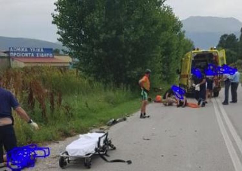 Τα ασθενοφόρα που έσπευσαν στο σημείο